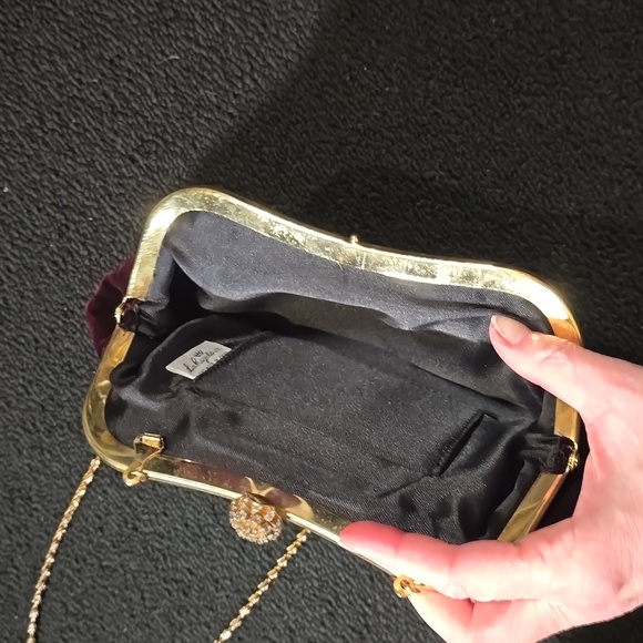 Burgundy velvet vintage purse - Picture 3 of 6